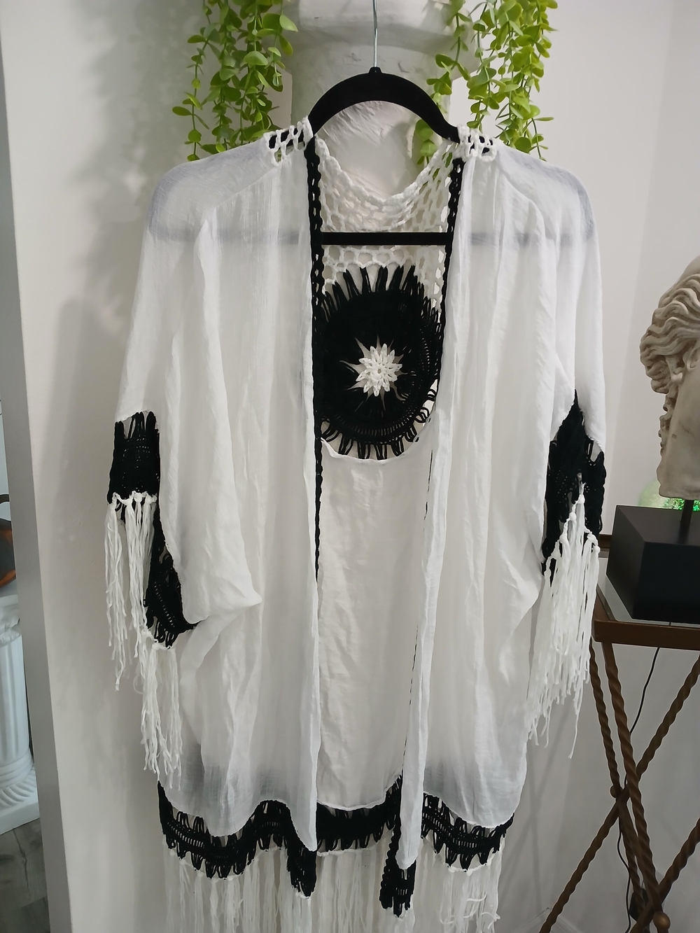 Women’s White Fringe Crochet Kimono Jacket